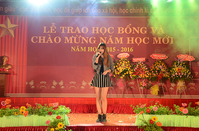 le-trao-hoc-bong-va-mung-nam-hoc-moi-vttu-08